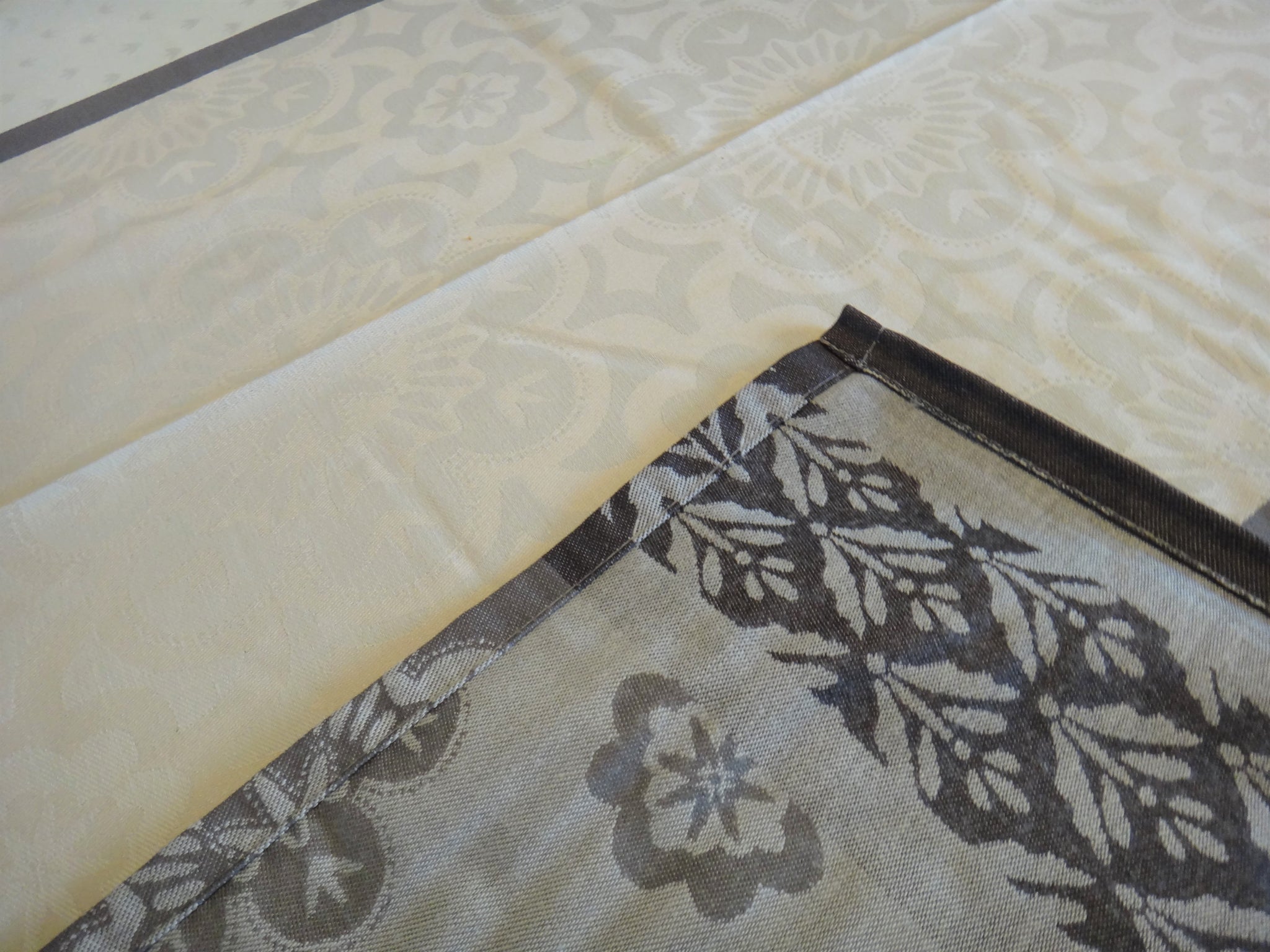 Sud etoffe（シュッド エトッフ）テーブルクロス 撥水 南仏