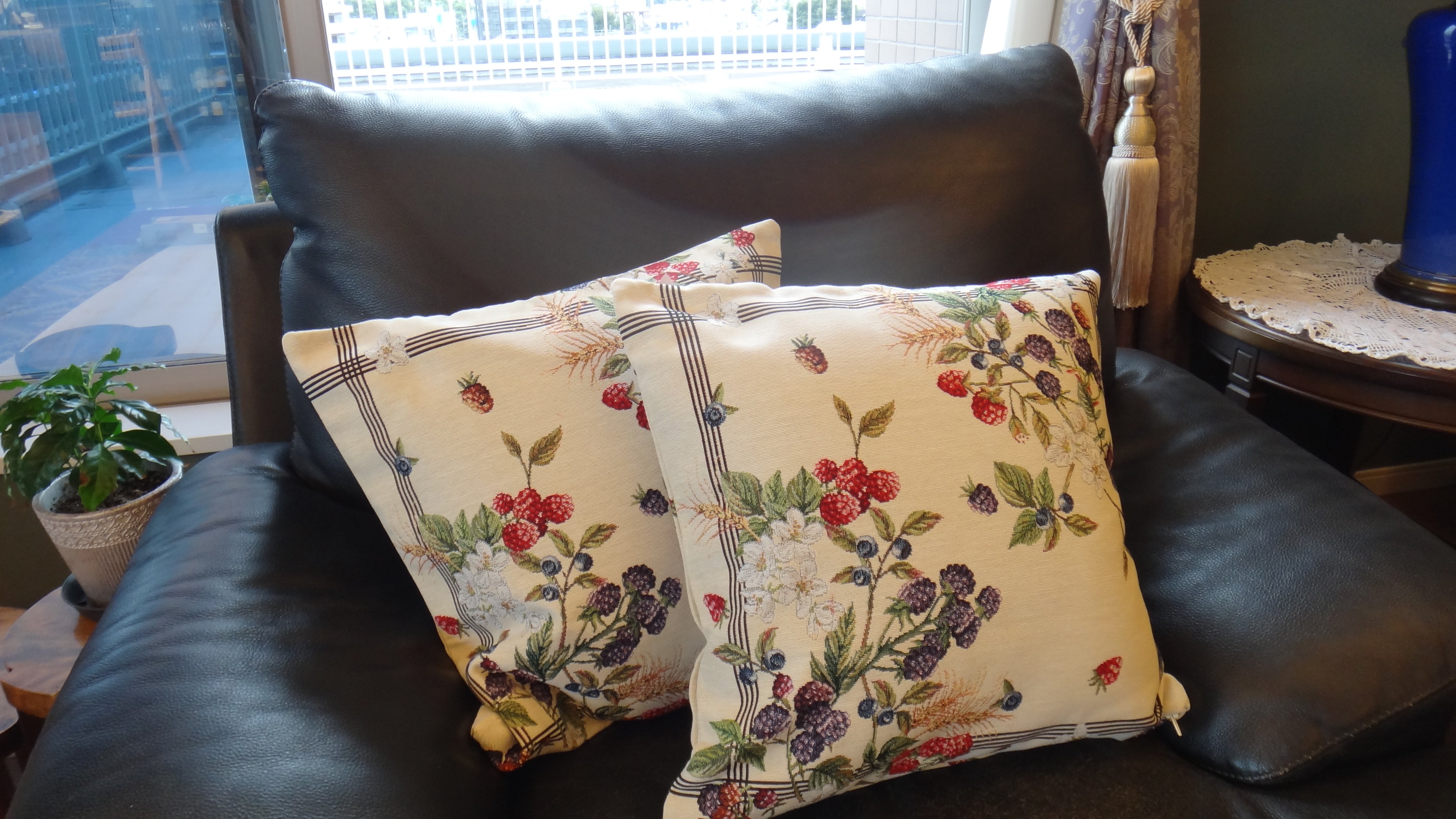 2個セット　タグ付き！ビーアンドティー ゴブラン織 クッションカバー 2個セット タグ付き！ビーアンドティー ゴブラン織 クッションカバー 2